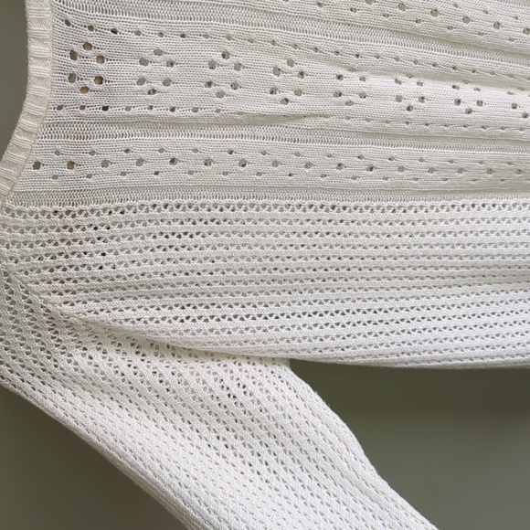 Cyrus. Women's White Crew Neck Crochet Sweater. Size Large. - Picture 2 of 8